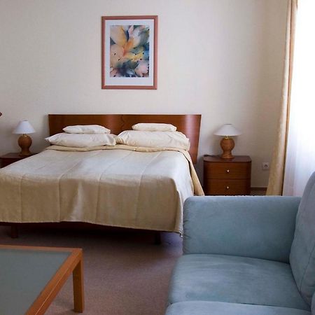 Klub Hotel Dunaújváros Szoba fotó